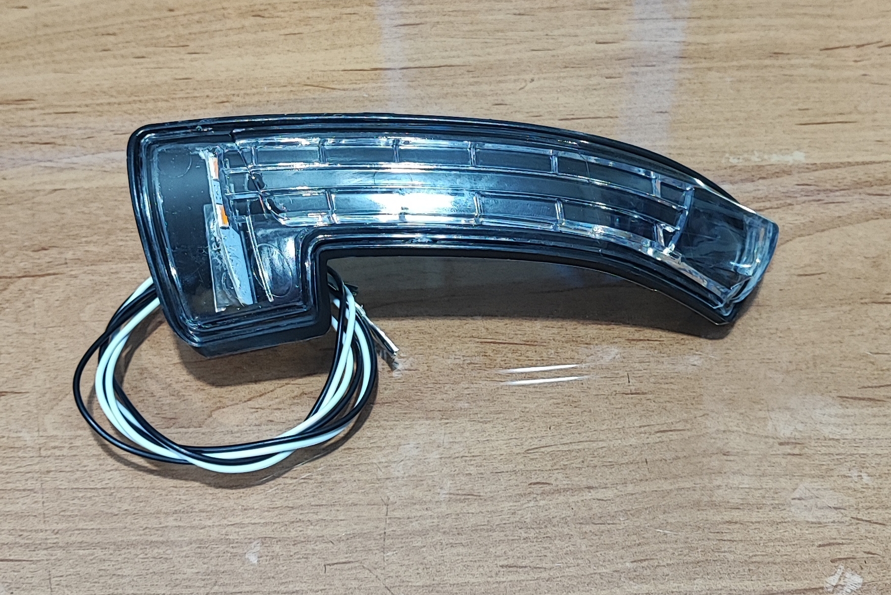 راهنما روی آینه چپ ام وی ام X22 پرو X33 کراس