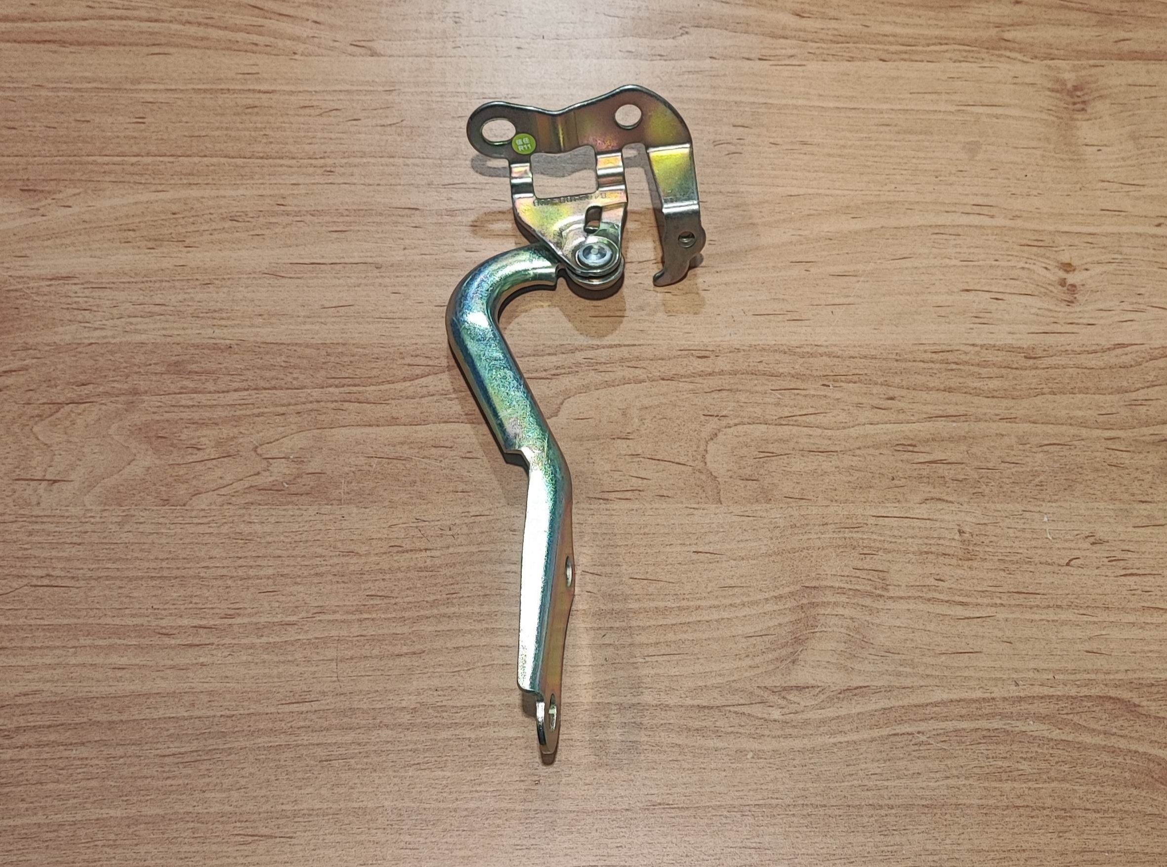 لولای درب موتور راست وولکس C30